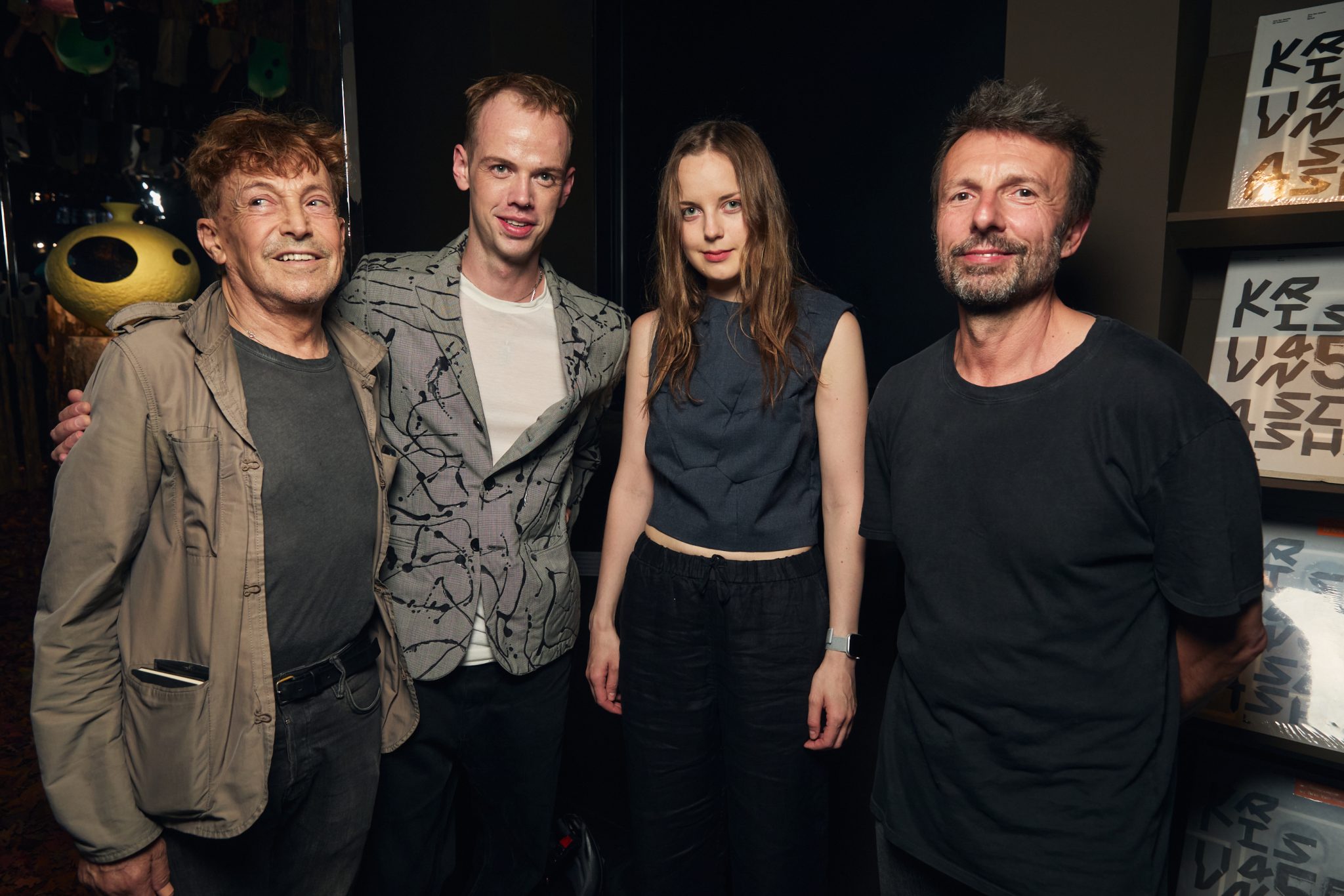  - Laffanour | Galerie Downtown accueille les vases-fleurs de Kris Van Assche