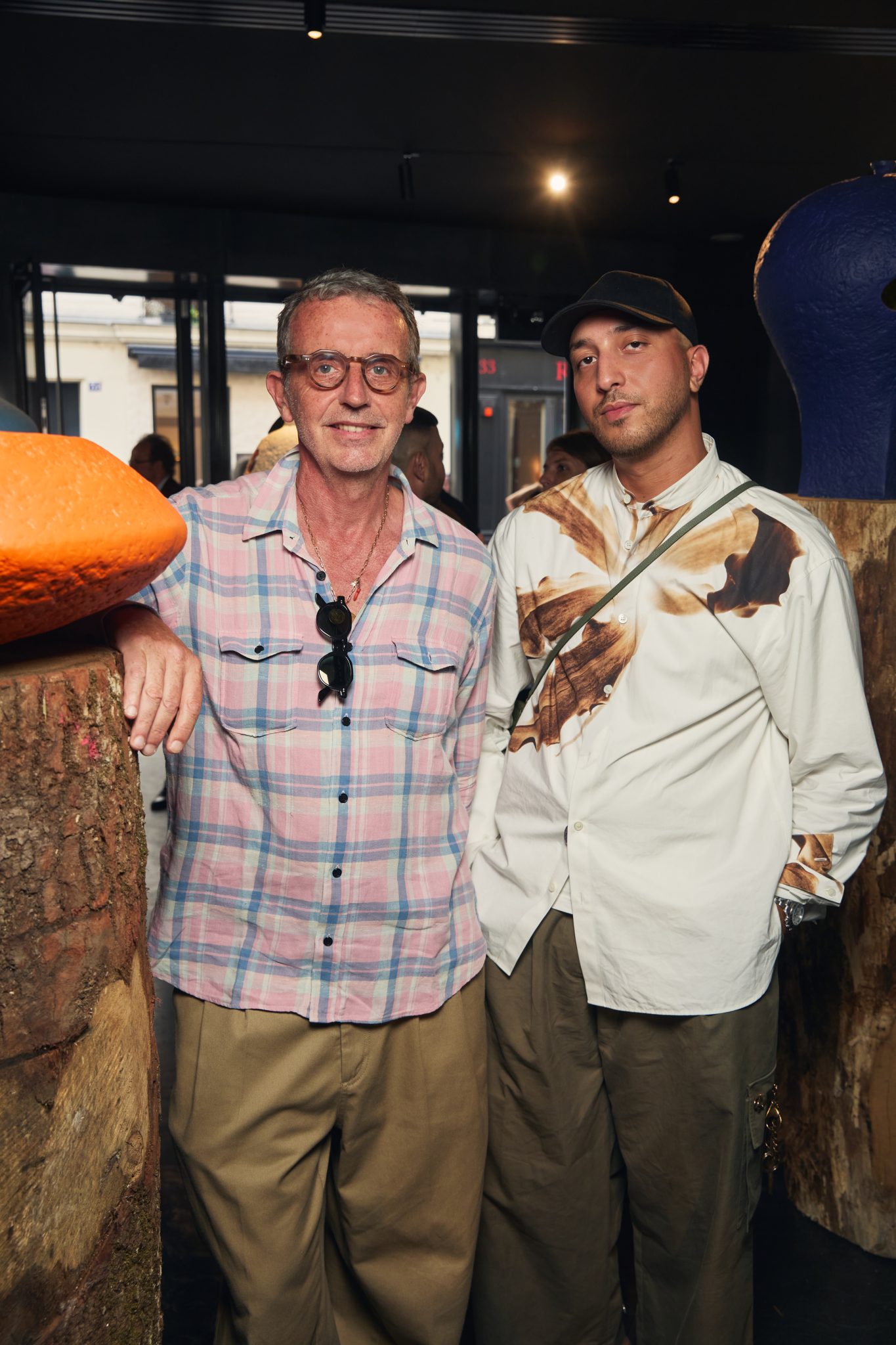  - Laffanour | Galerie Downtown accueille les vases-fleurs de Kris Van Assche