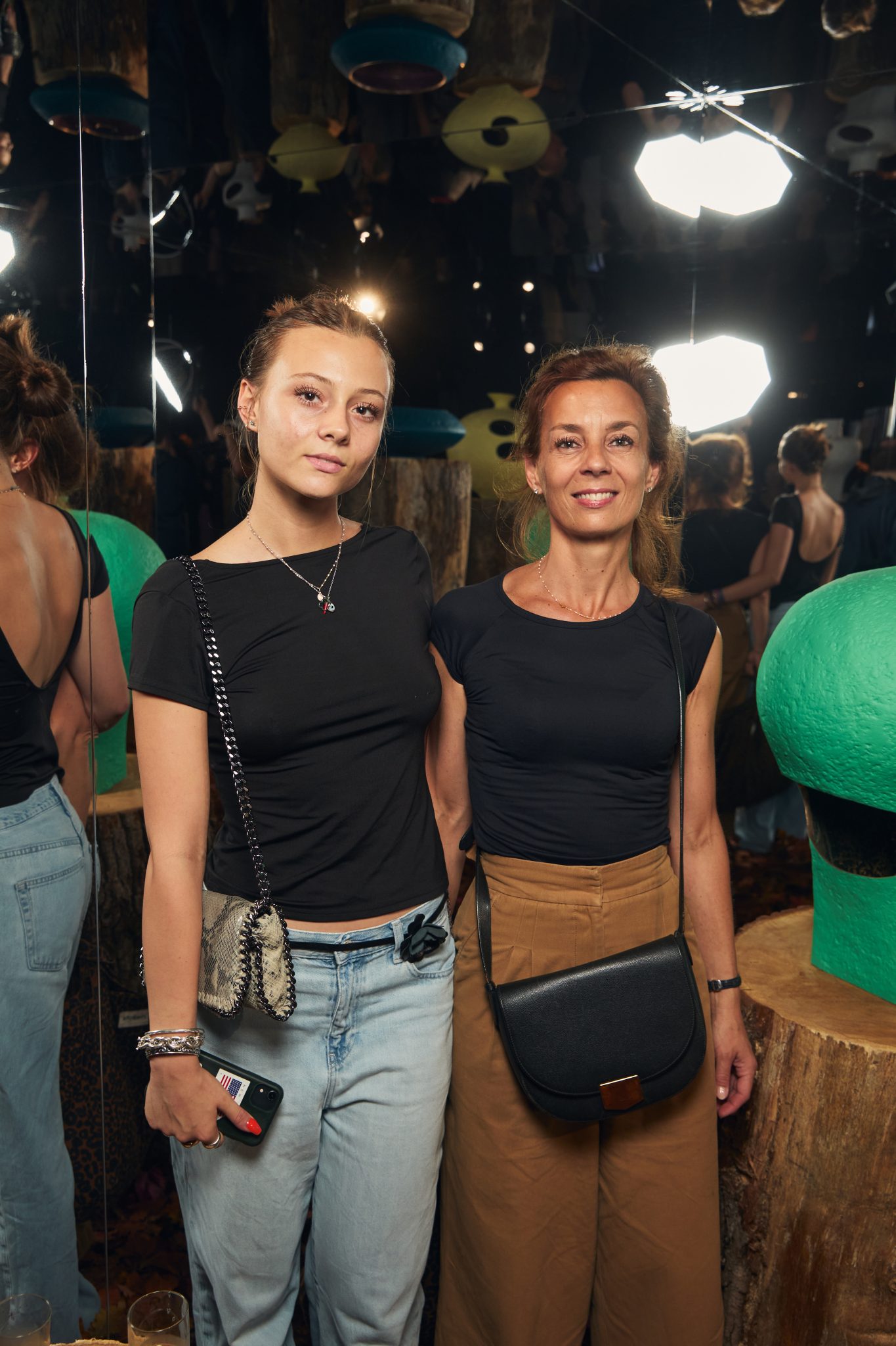  - Laffanour | Galerie Downtown accueille les vases-fleurs de Kris Van Assche