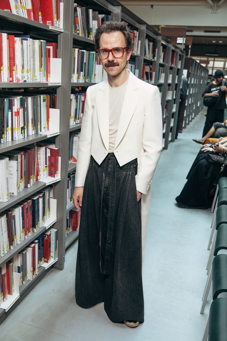  - Le rêve éveillé de Sean Suen prend place dans les allées de la bibliothèque Cujas