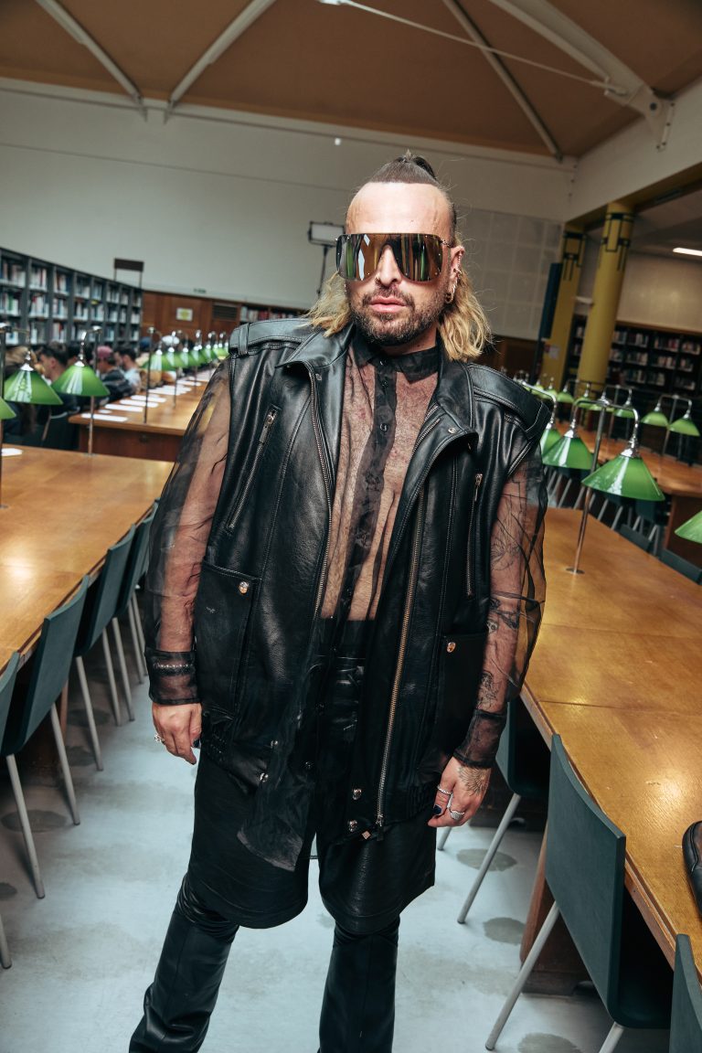  - Le rêve éveillé de Sean Suen prend place dans les allées de la bibliothèque Cujas