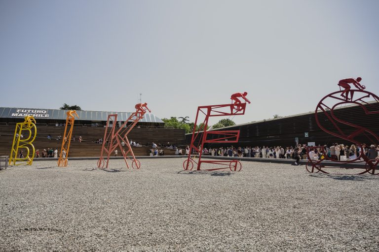 Pitti Uomo 108: stile in movimento tra visioni globali e traiettorie urbane