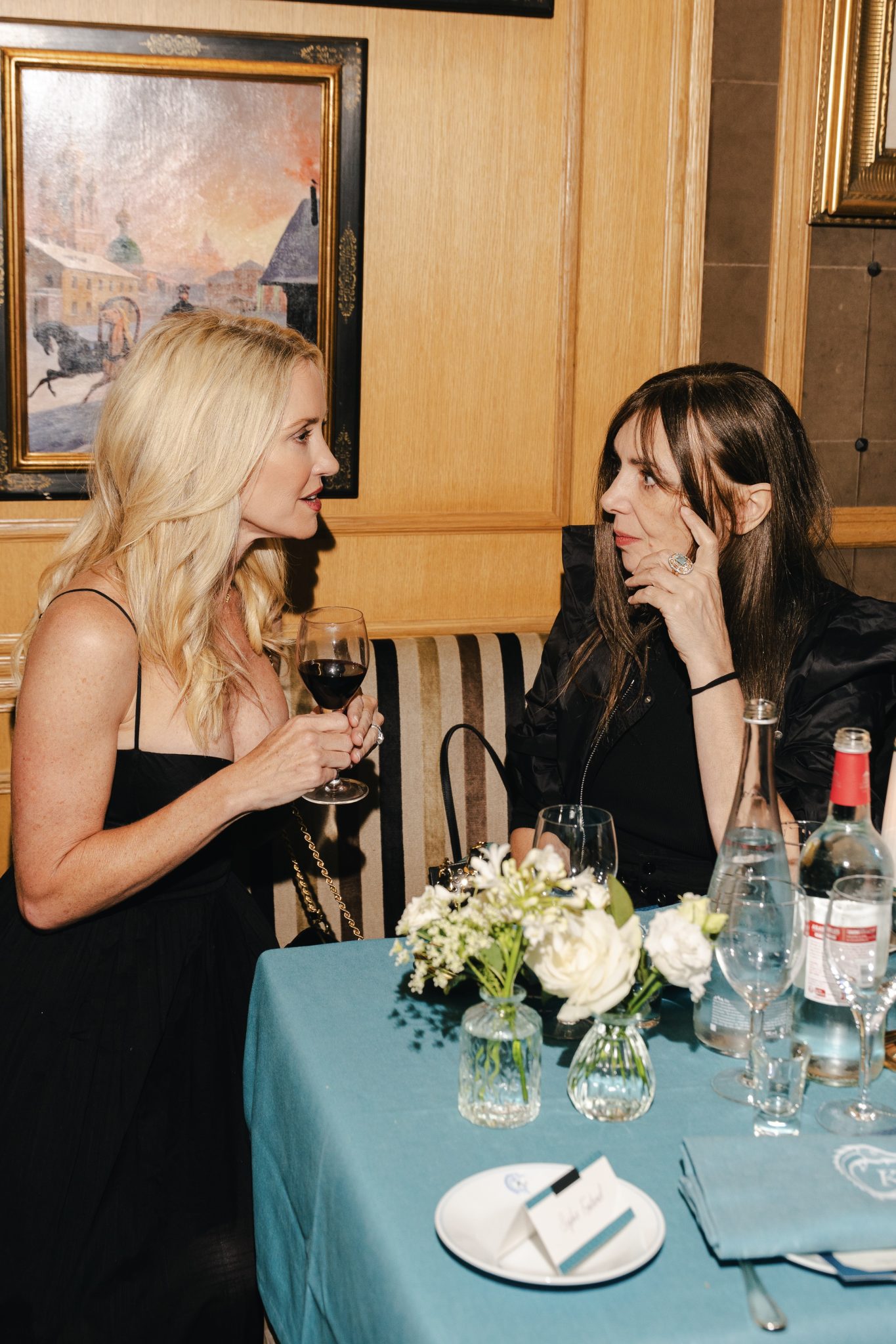  - 11 Juillet fait ses débuts à Paris pendant la Haute Couture