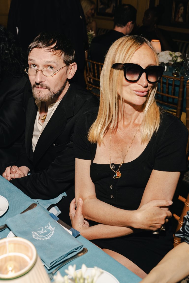  - 11 Juillet fait ses débuts à Paris pendant la Haute Couture