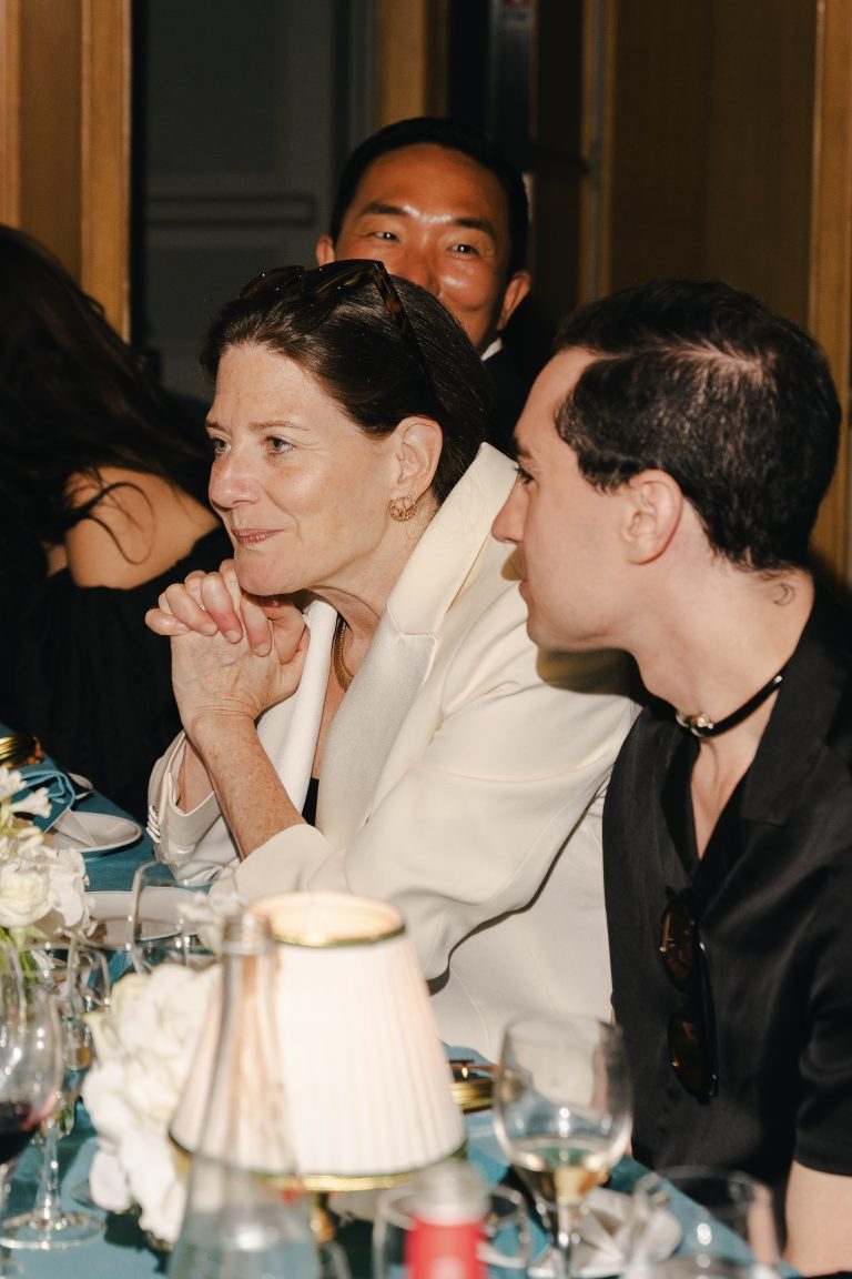  - 11 Juillet fait ses débuts à Paris pendant la Haute Couture