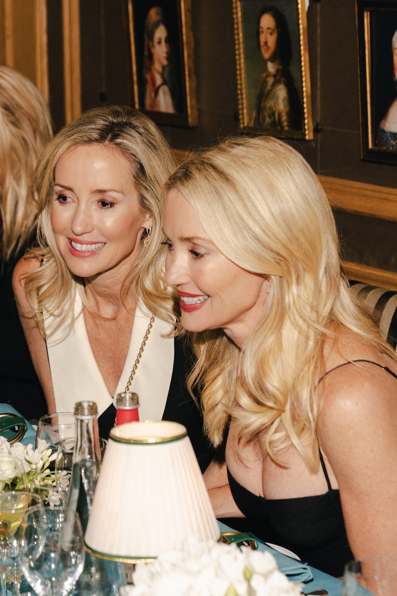  - 11 Juillet fait ses débuts à Paris pendant la Haute Couture