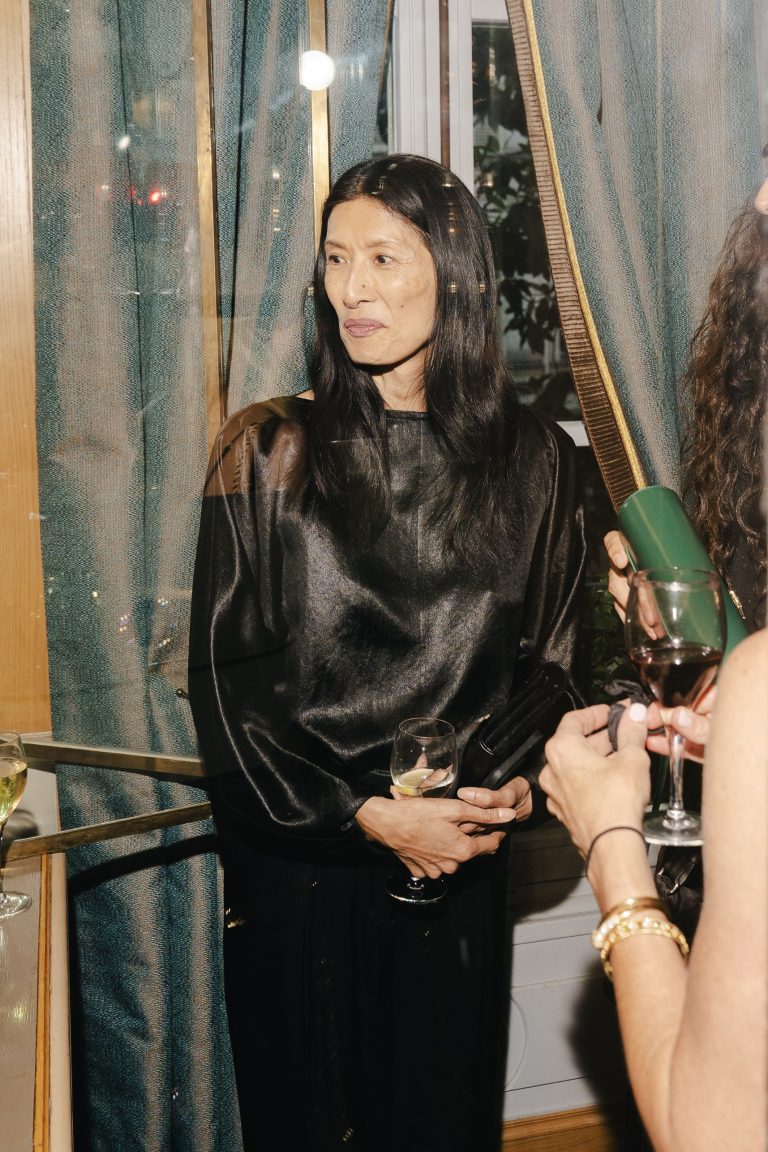  - 11 Juillet fait ses débuts à Paris pendant la Haute Couture