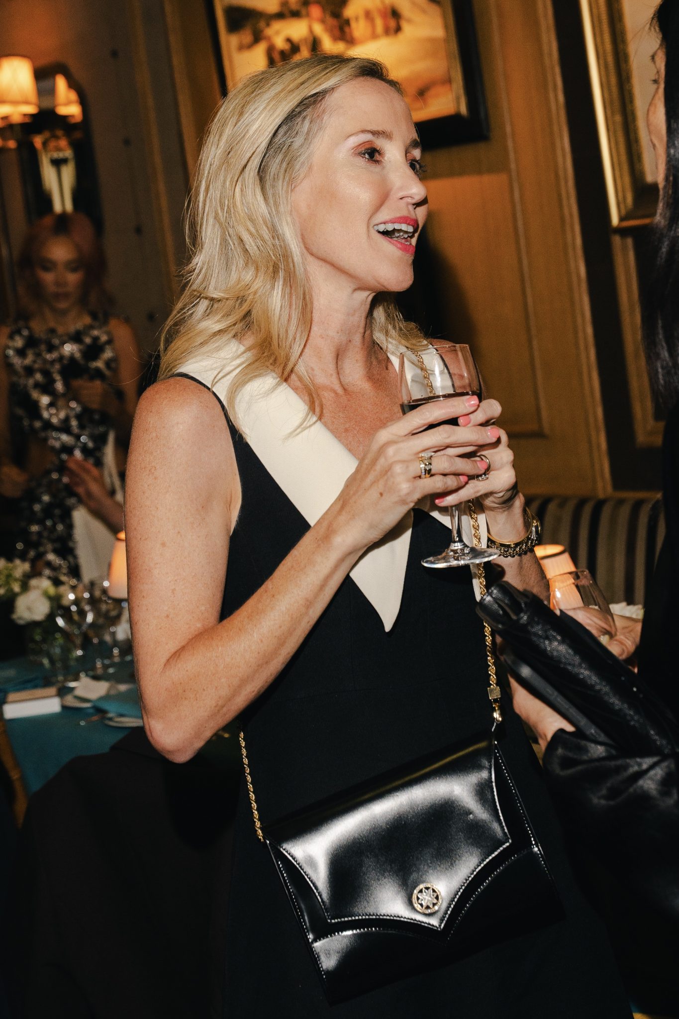  - 11 Juillet fait ses débuts à Paris pendant la Haute Couture