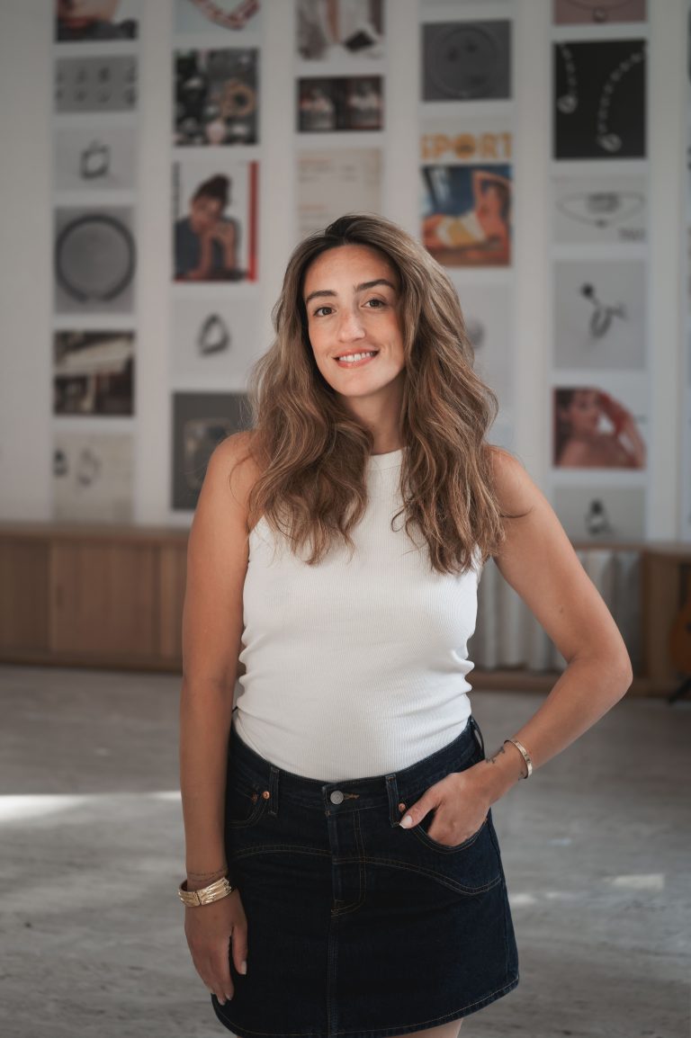  - dinh van célèbre sa collection Menottes perles à l’occasion d’une Garden Party chez Amélie Maison d’Art