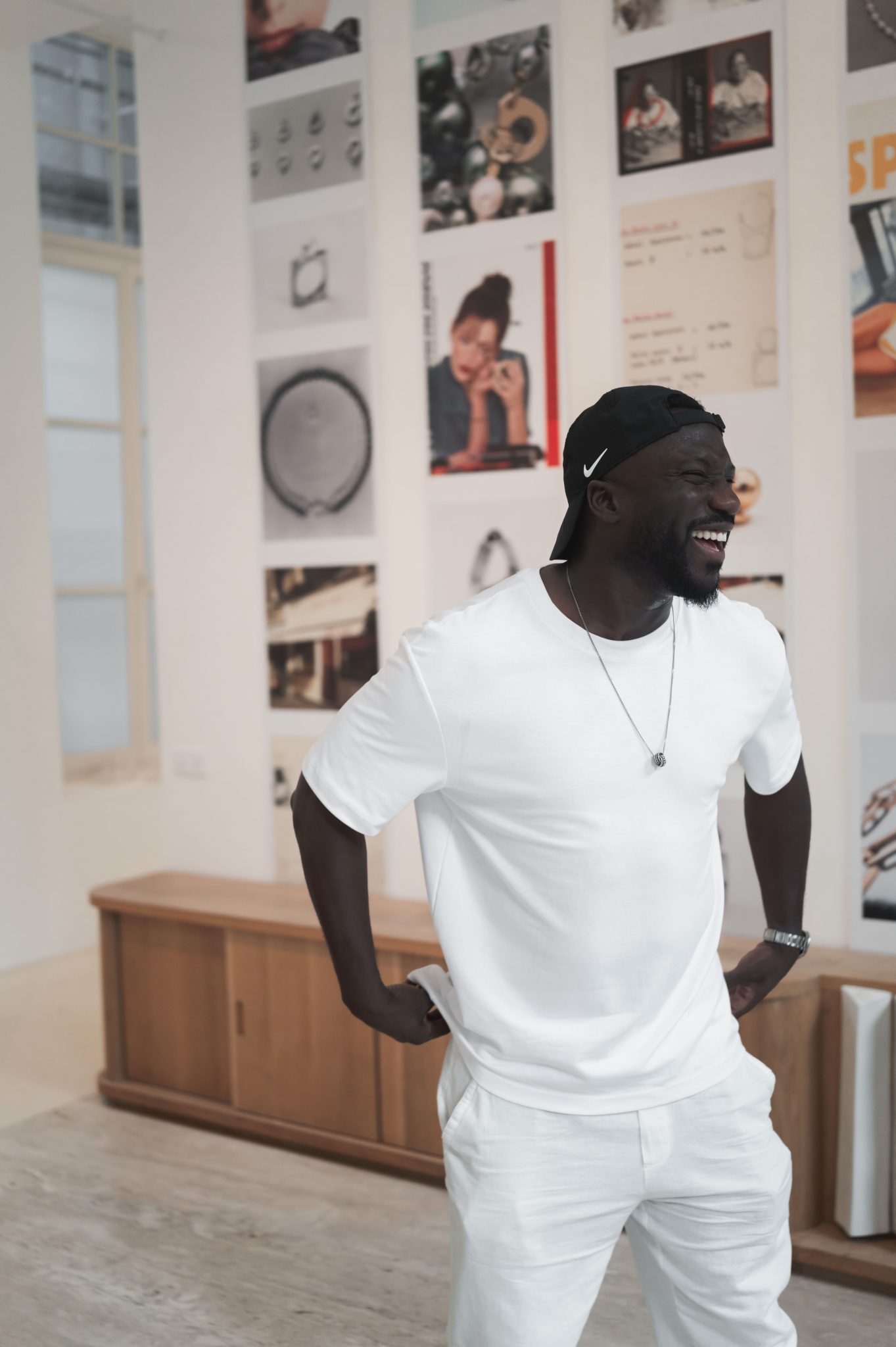  - dinh van célèbre sa collection Menottes perles à l’occasion d’une Garden Party chez Amélie Maison d’Art