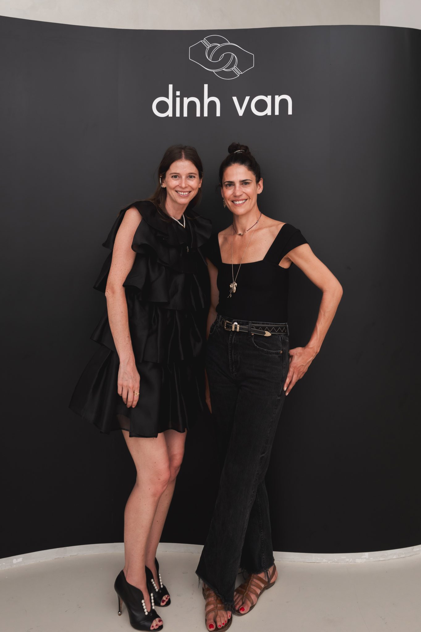  - dinh van célèbre sa collection Menottes perles à l’occasion d’une Garden Party chez Amélie Maison d’Art