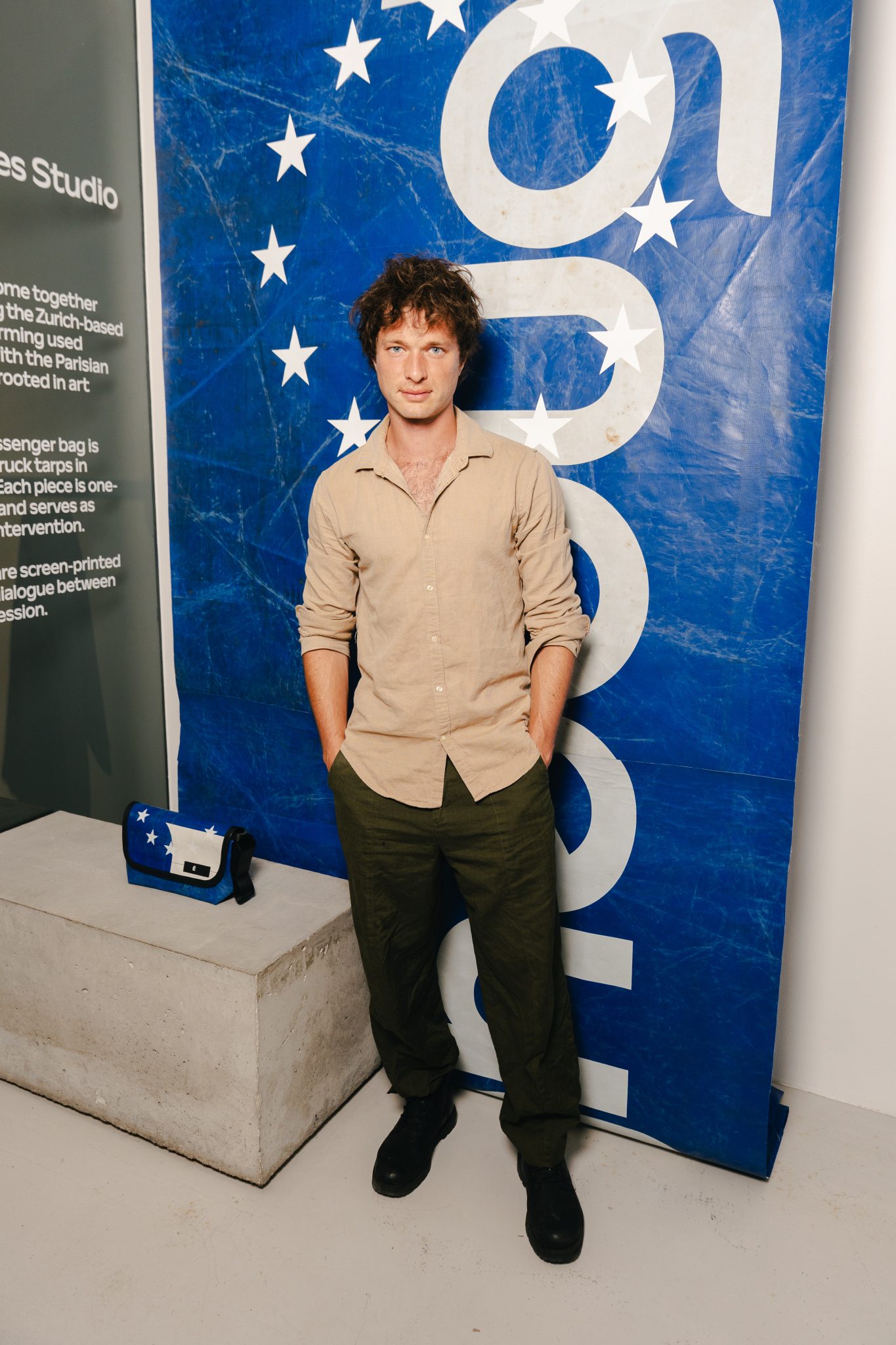  - Études Studio et FREITAG réinventent le sac messenger F41 HAWAII FIVE-0