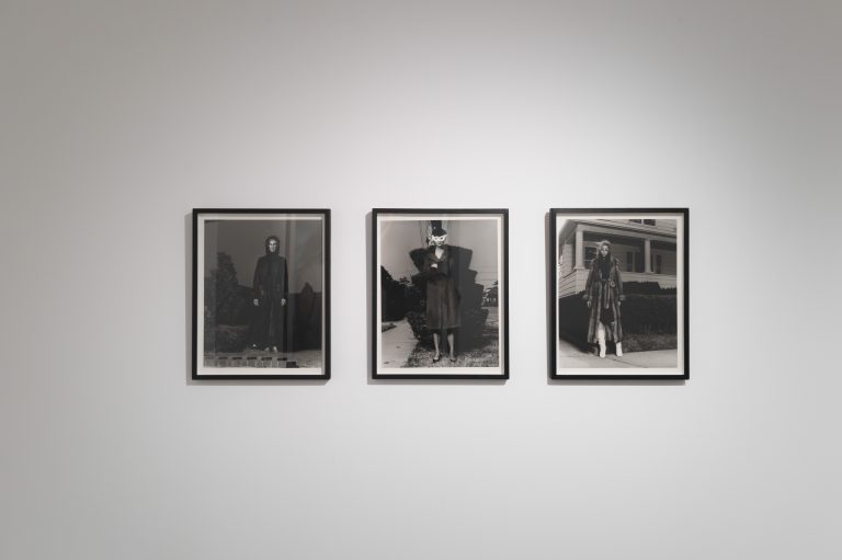 L’immense Elfie Semotan enfin exposée à Paris par la galerie Bastian