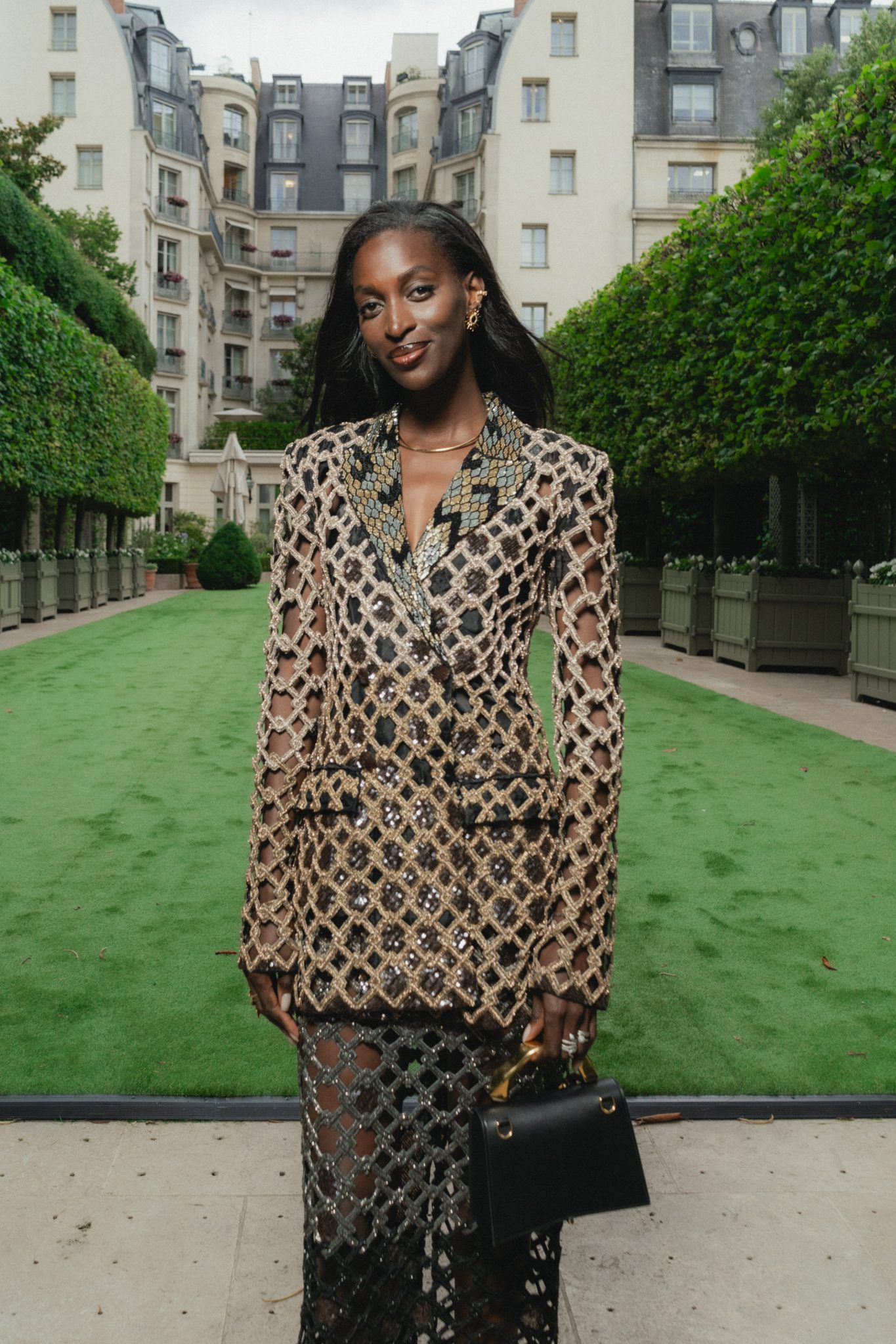  - Tasaki déploie ses précieuses ailes dans les jardins du Ritz Paris