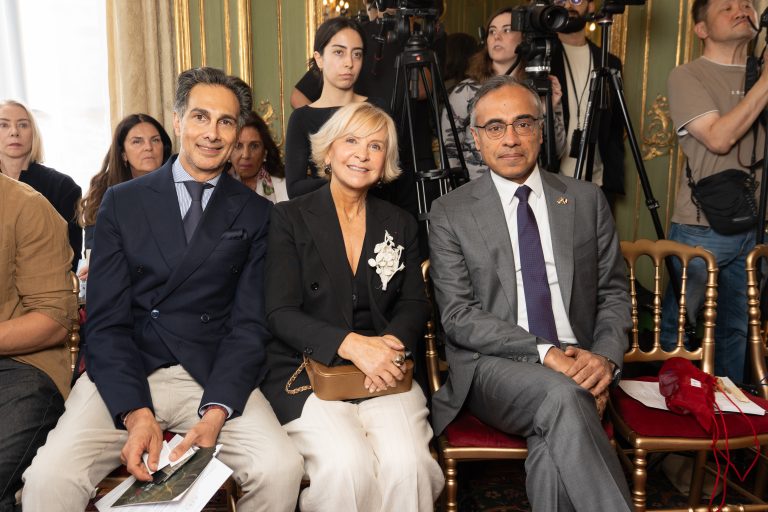  - Les silhouettes fantastiques de Vaishali S Couture s’emparent de la résidence de l’ambassadeur indien à Paris