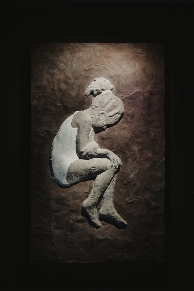 Valerio Berruti a Palazzo Reale: un viaggio tra infanzia, arte monumentale e musica