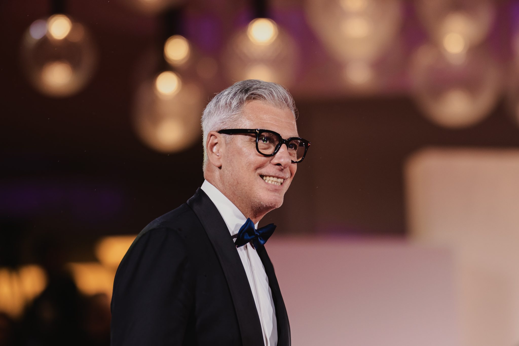  - Clooney Navigates Irony and Melancholy with Grace in “Jay Kelly”