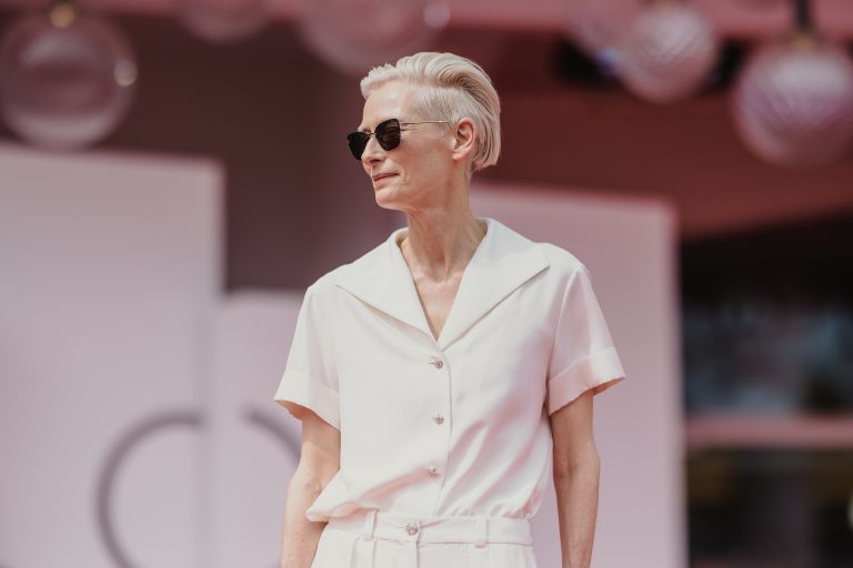  - Tilda Swinton attire tous les regards lors de l’avant-première de “Broken English”