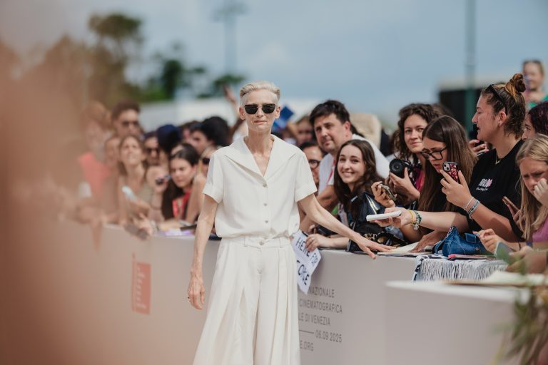  - Tilda Swinton attire tous les regards lors de l’avant-première de “Broken English”