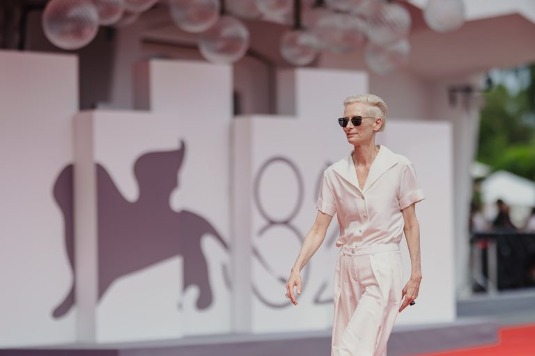  - Tilda Swinton attire tous les regards lors de l’avant-première de “Broken English”