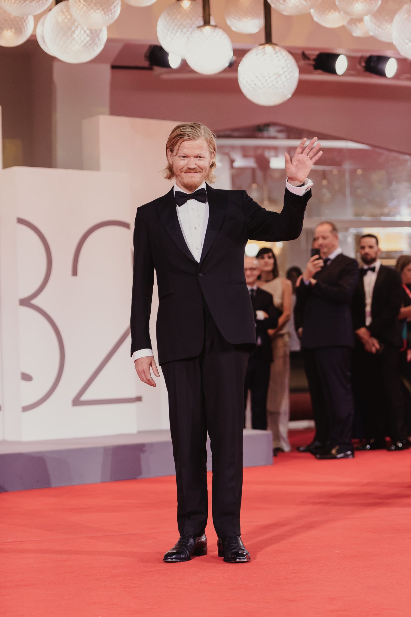  - Rain, Bees and Aliens: Yorgo Lanthimos Returns to Venice with “Bugonia”