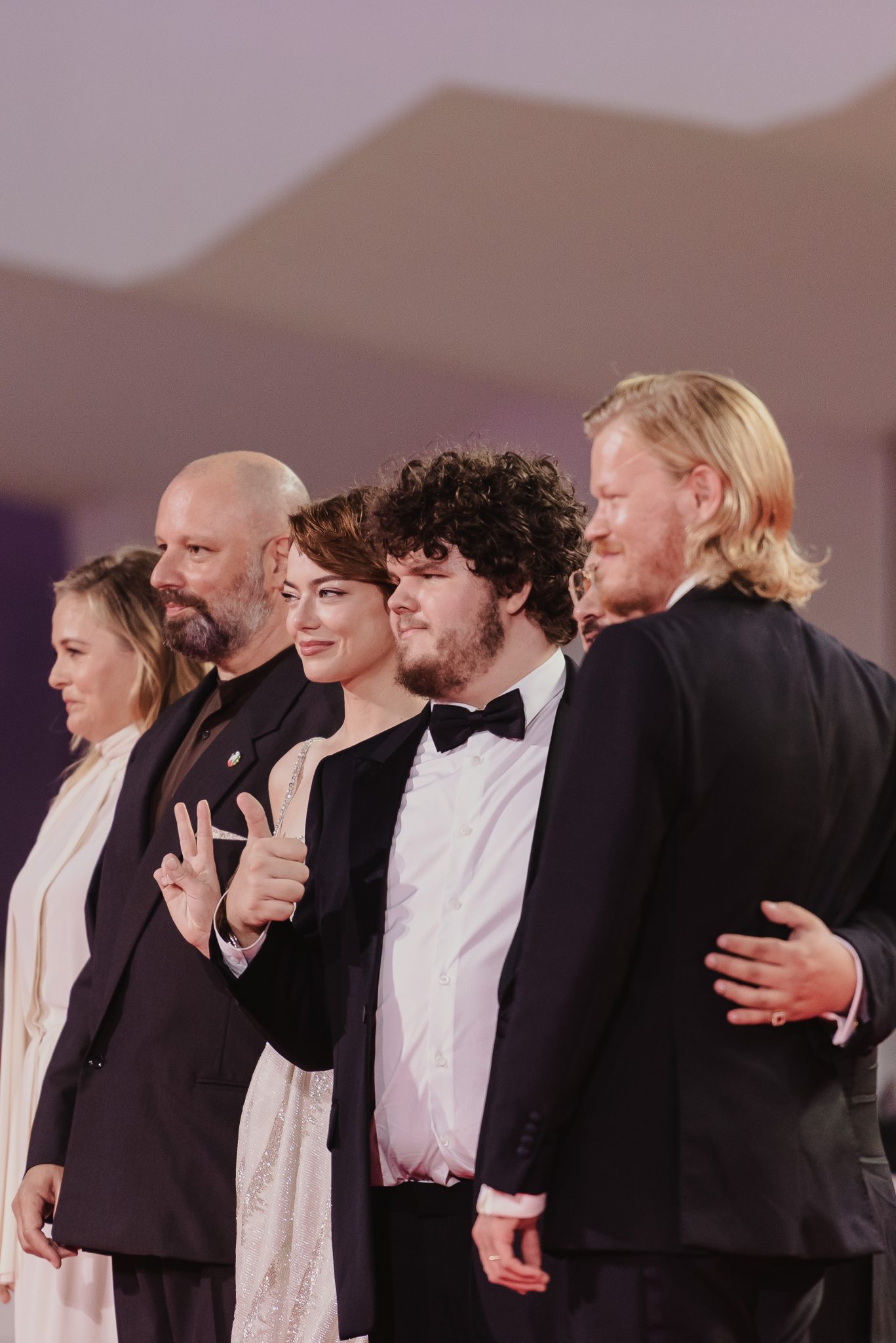  - Pluie, abeilles et aliens : Yorgo Lanthimos célèbre son retour à Venise avec “Bugonia”