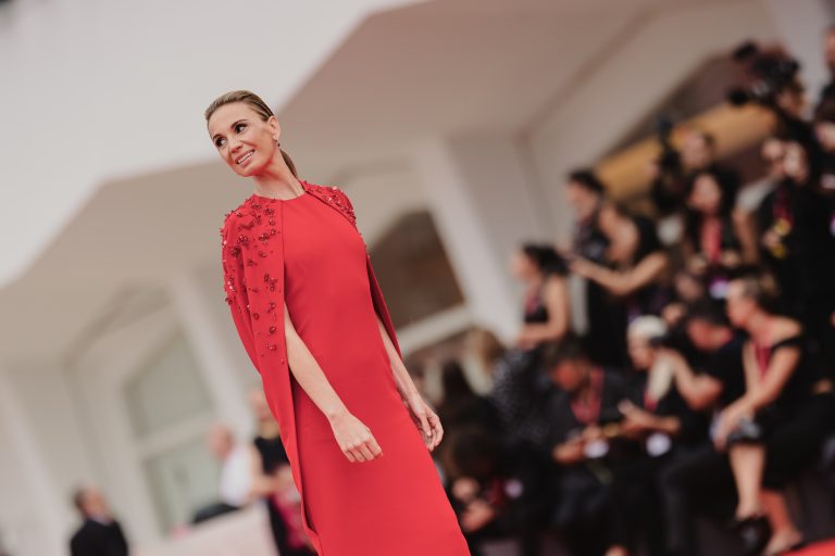  - Pluie, abeilles et aliens : Yorgo Lanthimos célèbre son retour à Venise avec “Bugonia”