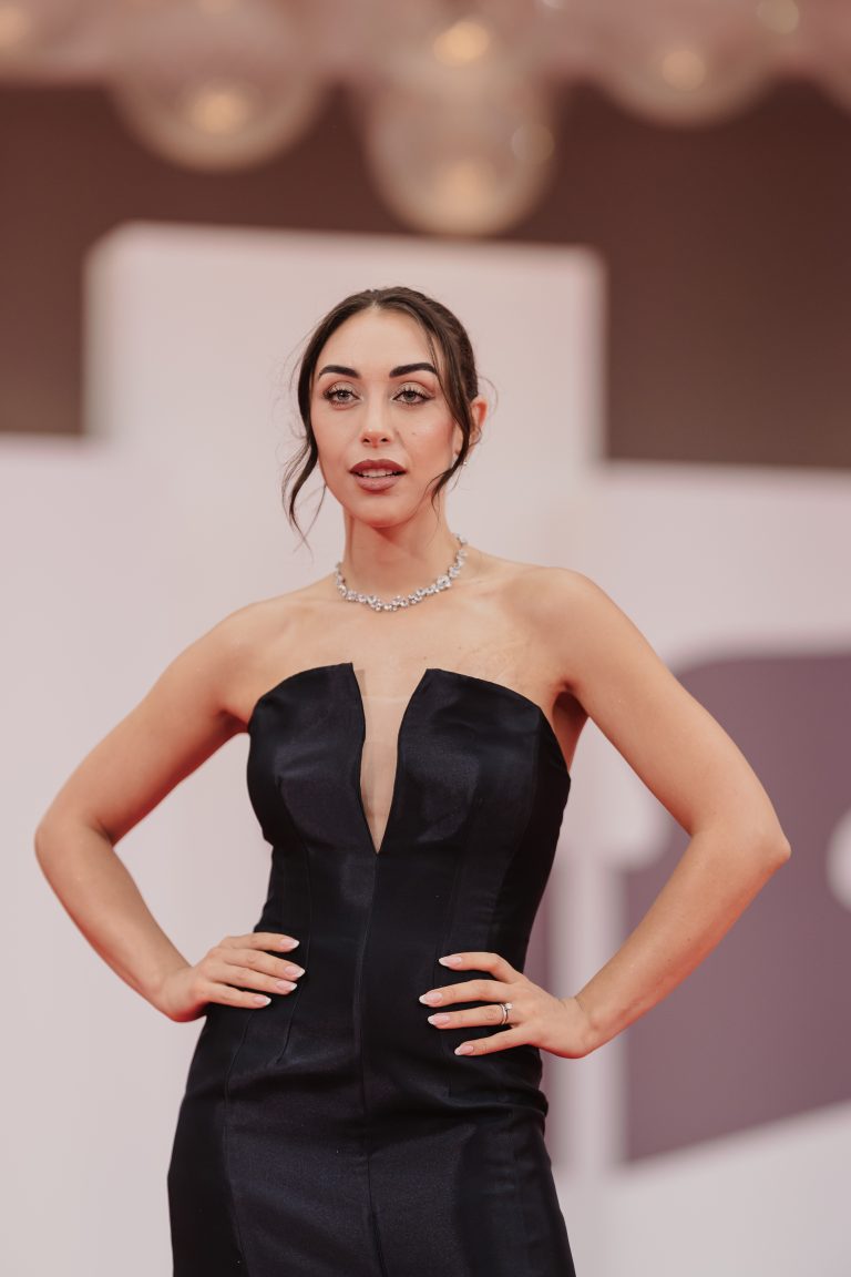  - Pluie, abeilles et aliens : Yorgo Lanthimos célèbre son retour à Venise avec “Bugonia”