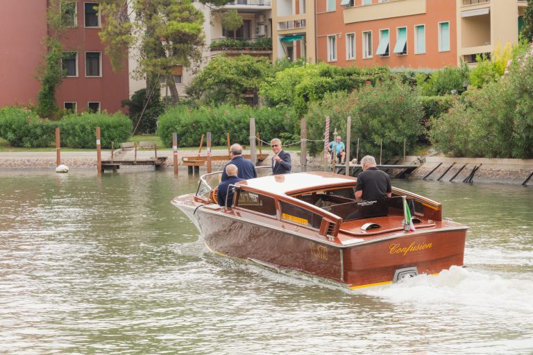  - A Venise, George Clooney inaugure le tapis rouge de l’Excelsior