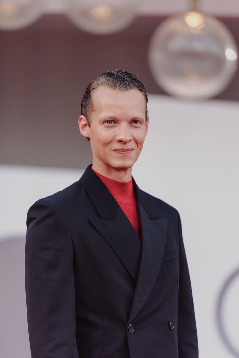  - Frankenstein di Del Toro incanta Venezia 82: un’epopea sull’essere umani