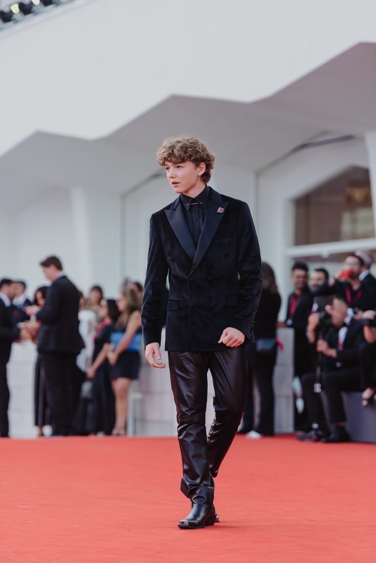  - Frankenstein di Del Toro incanta Venezia 82: un’epopea sull’essere umani