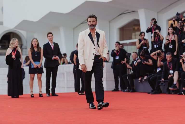  - Frankenstein di Del Toro incanta Venezia 82: un’epopea sull’essere umani