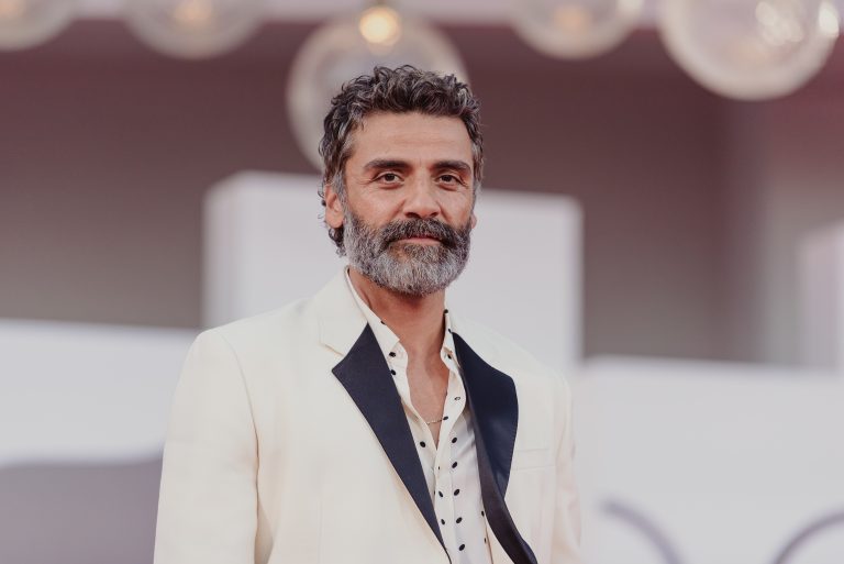  - Frankenstein di Del Toro incanta Venezia 82: un’epopea sull’essere umani