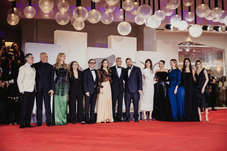  - Jay Kelly, tra ironia e malinconia: Clooney conquista Venezia 82