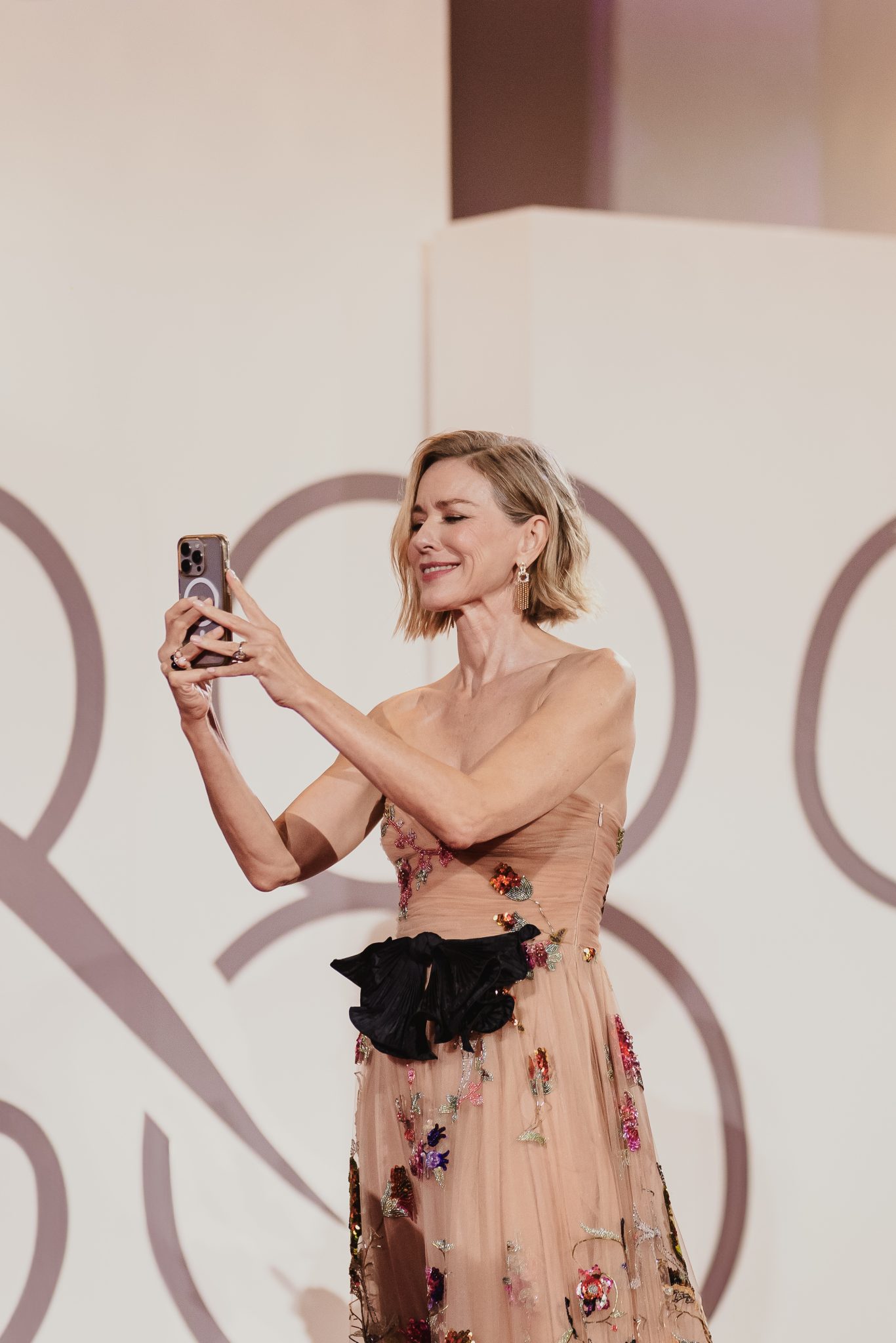  - Clooney Navigates Irony and Melancholy with Grace in “Jay Kelly”