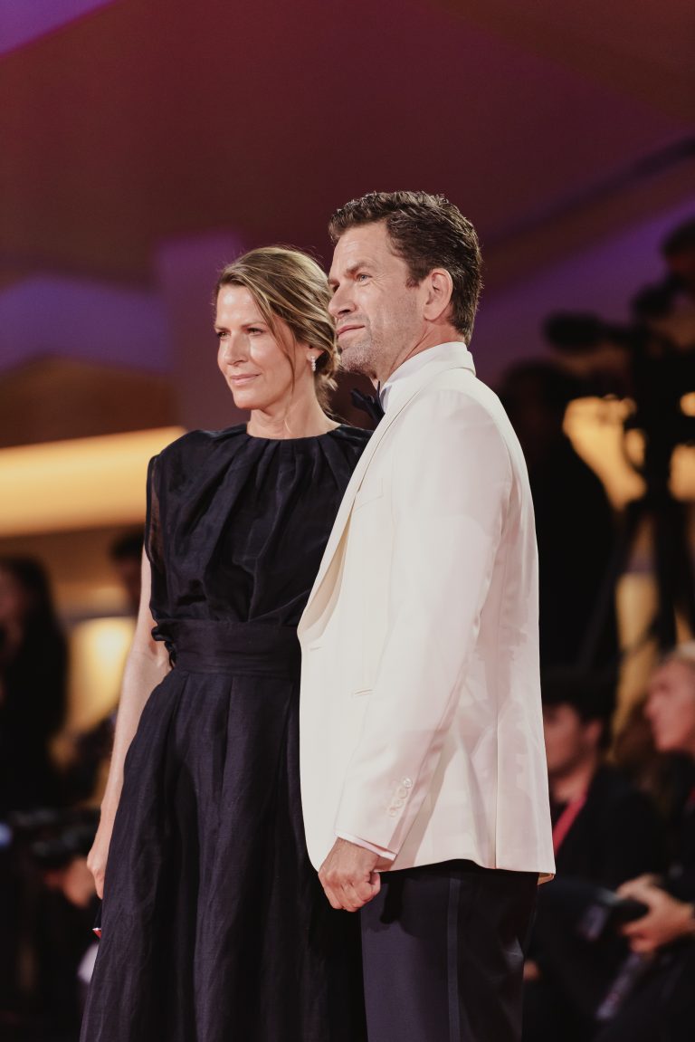  - Mads Mikkelsen dévoile une nouvelle facette de son jeu d’acteur dans « The Last Viking »