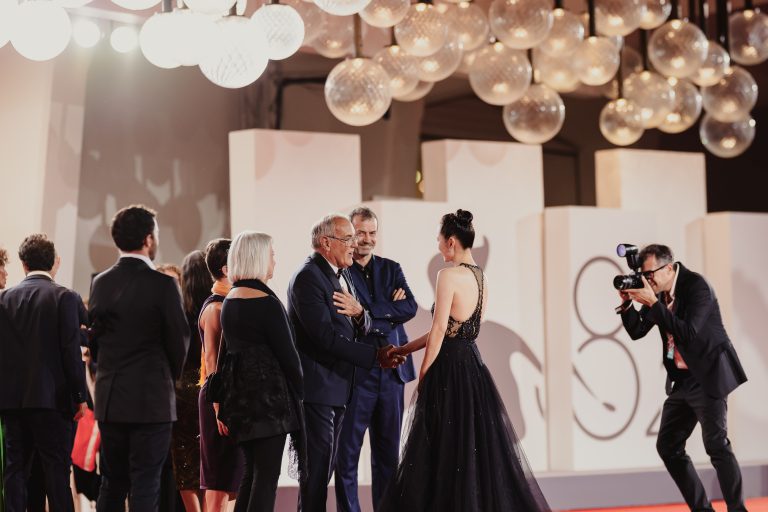 Park Chan-Wook fait sensation avec « No Other Choice », un drame sur la dignité et la résilience