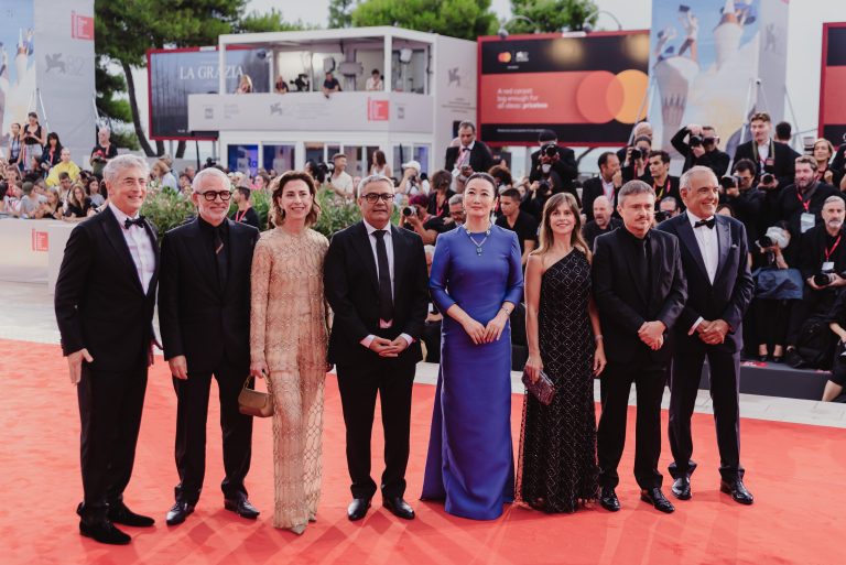  - Coup d’envoi de la 82e Mostra de Venise : un tapis rouge d’exception