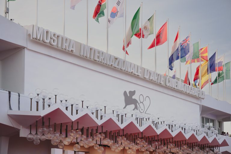 Coup d’envoi de la 82e Mostra de Venise : un tapis rouge d’exception