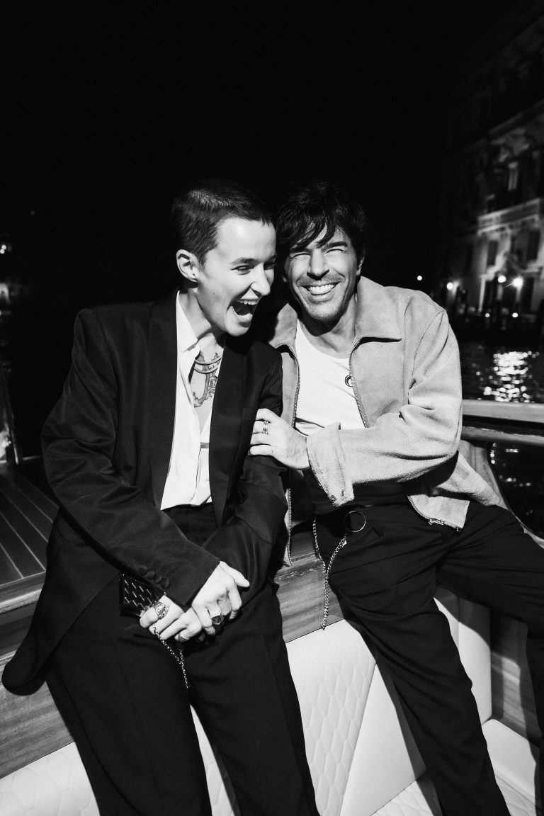  - rideau. clôture la Mostra dans la règle de l’Art