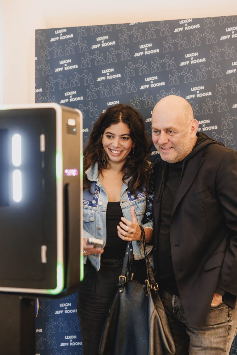  - Lexon et Jeff Koons mélangent art et technologie