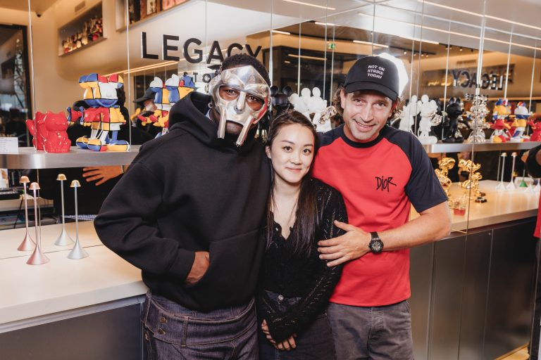  - Lexon et Jeff Koons mélangent art et technologie