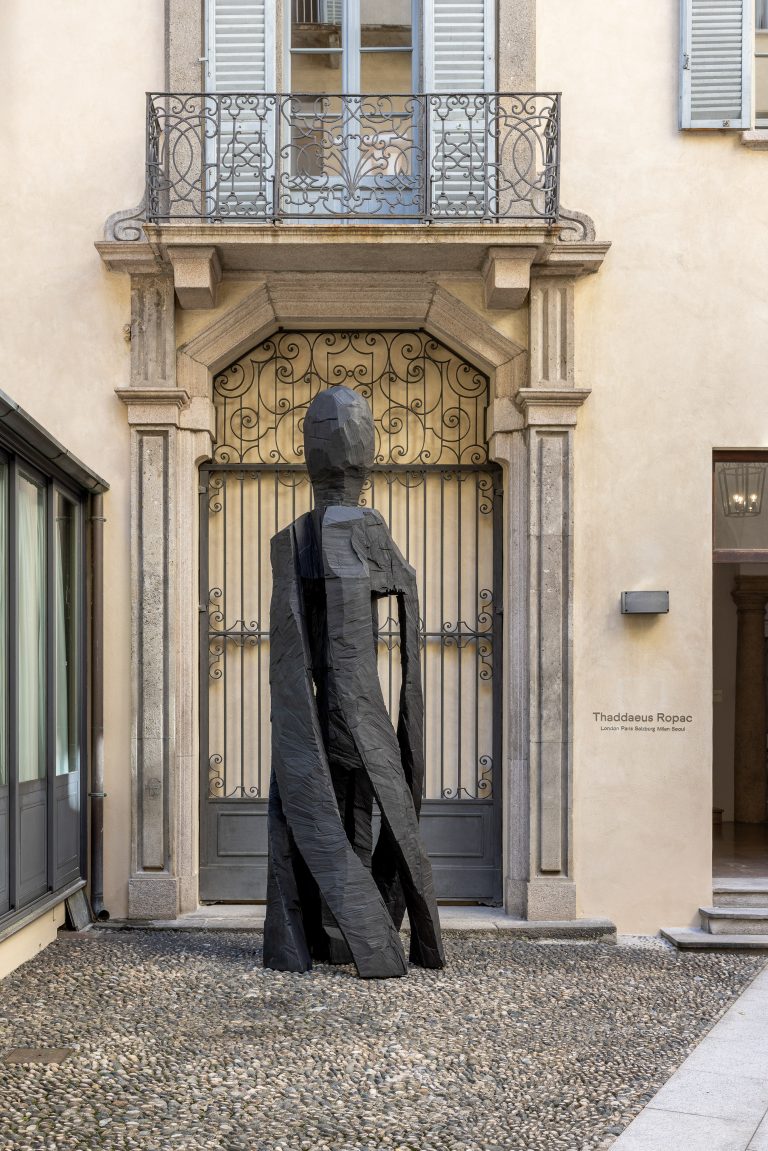 Thaddaeus Ropac fait dialoguer l’oeuvre de Georg Baselitz et Lucio Fontana dans sa nouvelle résidence italienne