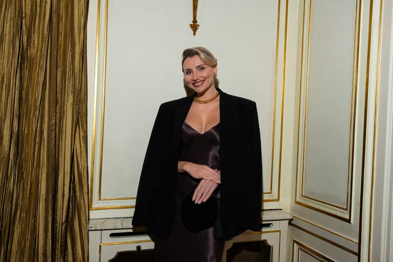  - Maison Rama Rilys dévoile sa nouvelle collection lors d’un dîner poétique et couture au Plaza Athénée