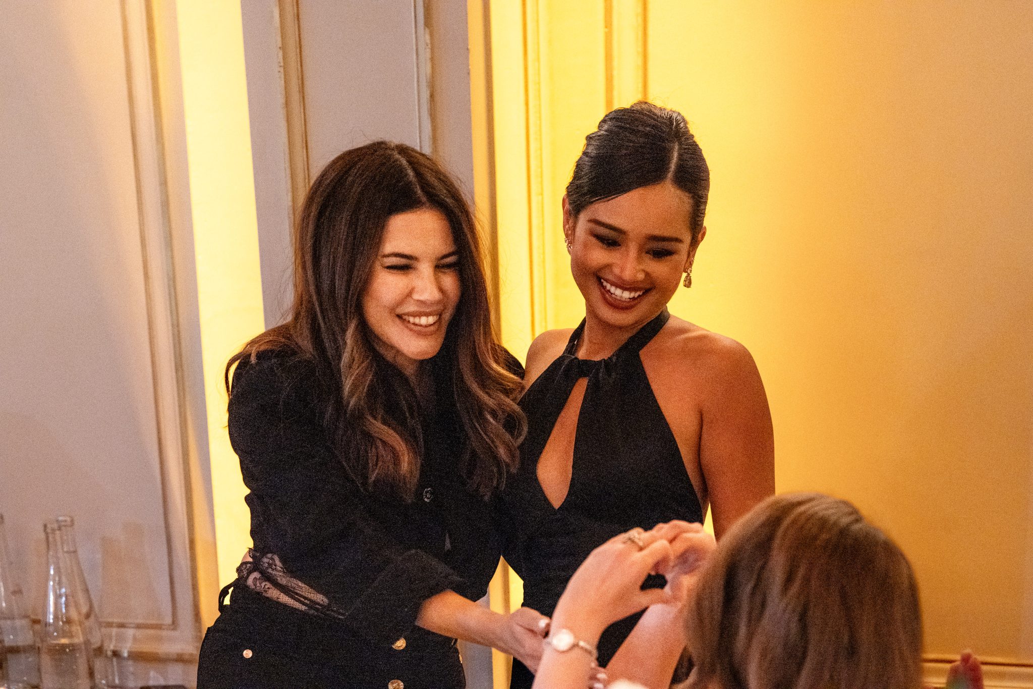  - Maison Rama Rilys dévoile sa nouvelle collection lors d’un dîner poétique et couture au Plaza Athénée