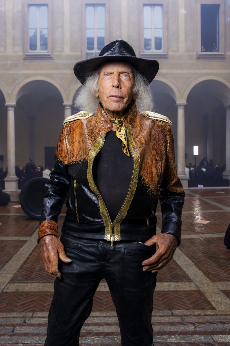  - Blumarine: il volo di una farfalla nera