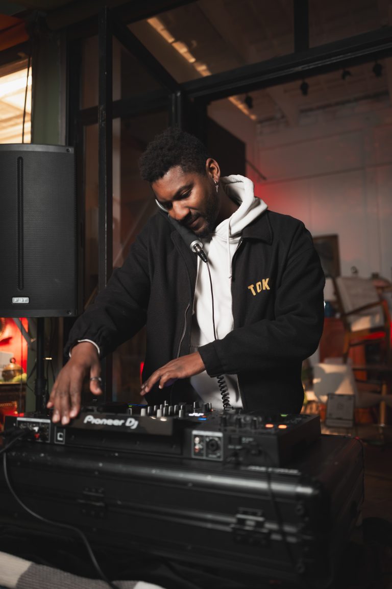  - Le marché Paul Bert Serpette donne carte blanche à Uchronia