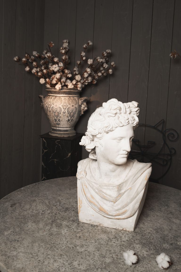 Le marché Paul Bert Serpette donne carte blanche à Uchronia