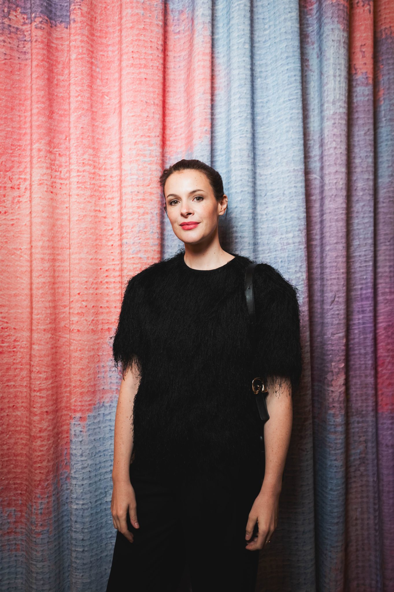  - Les dessins délicats de Jean Jullien illuminent le parfum Odéon de MEMO