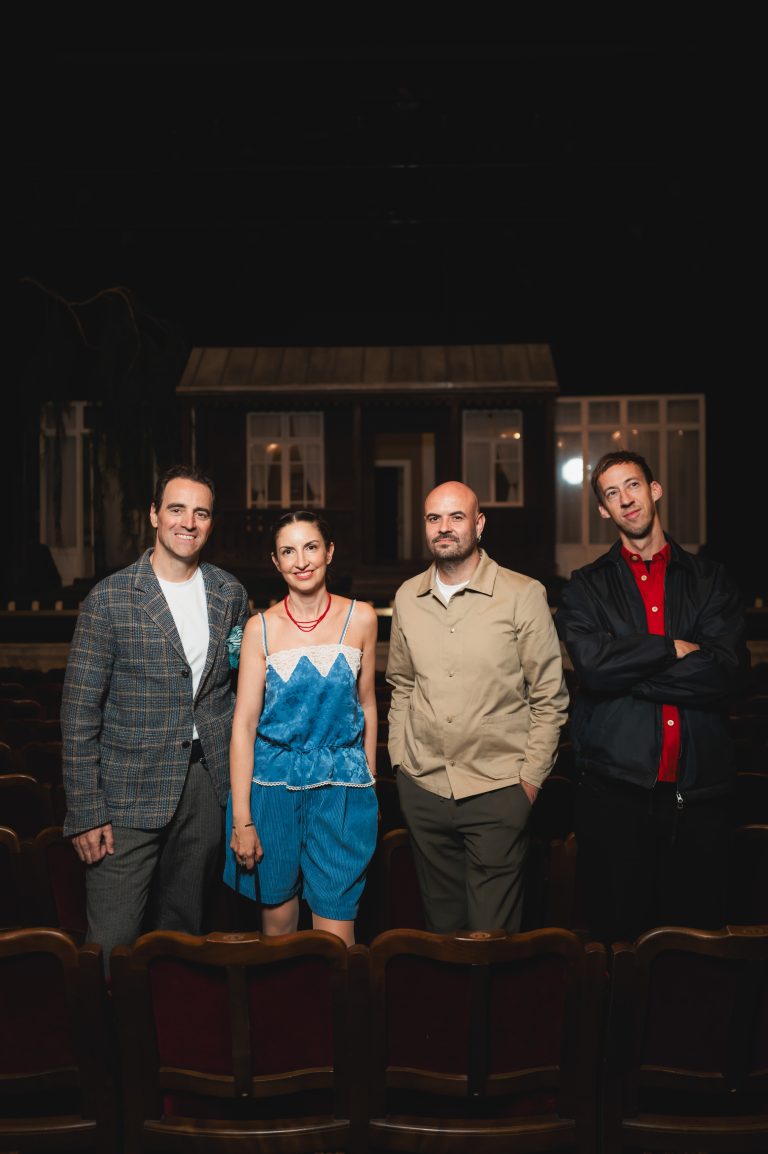  - Les dessins délicats de Jean Jullien illuminent le parfum Odéon de MEMO
